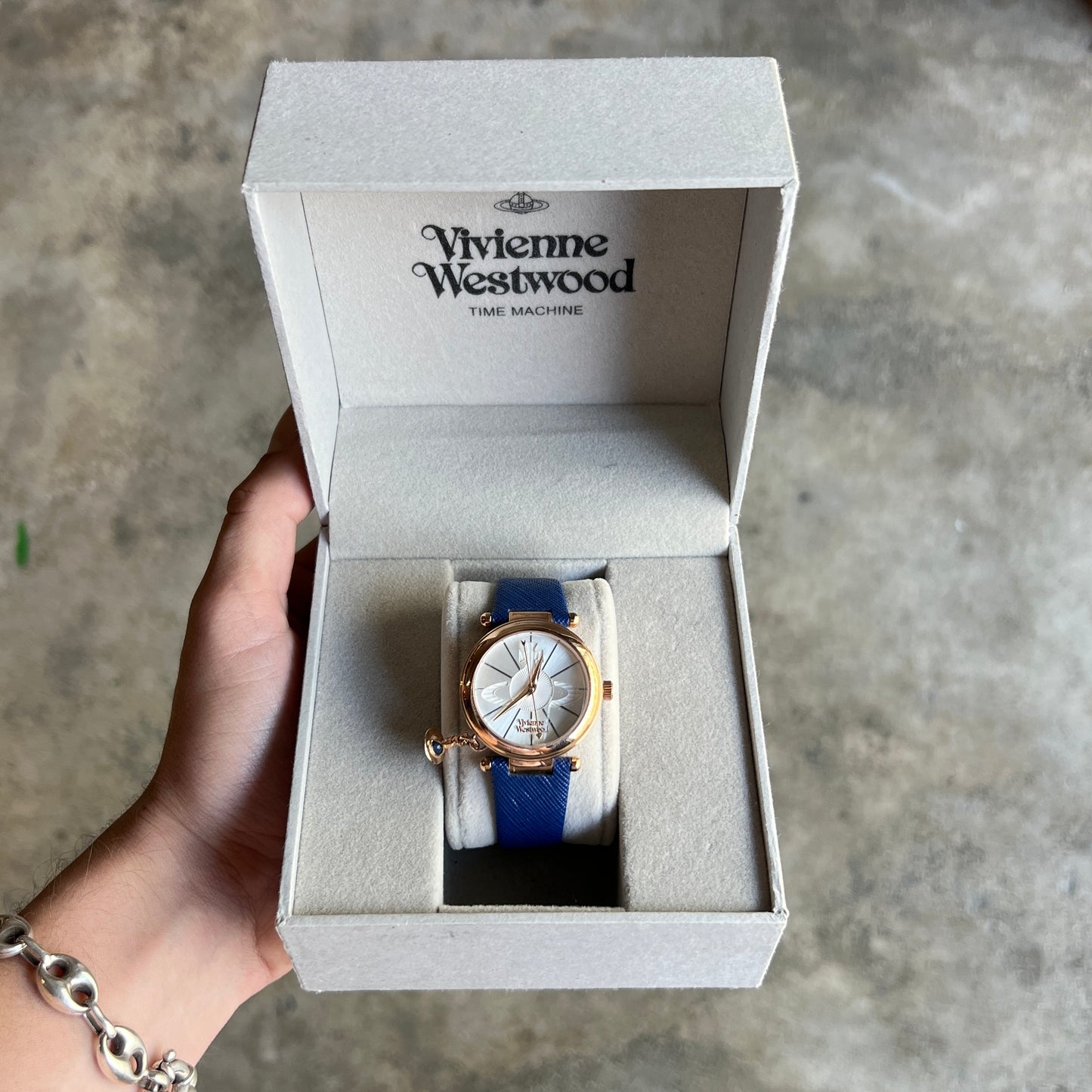 Lapislazuli Orb Watch