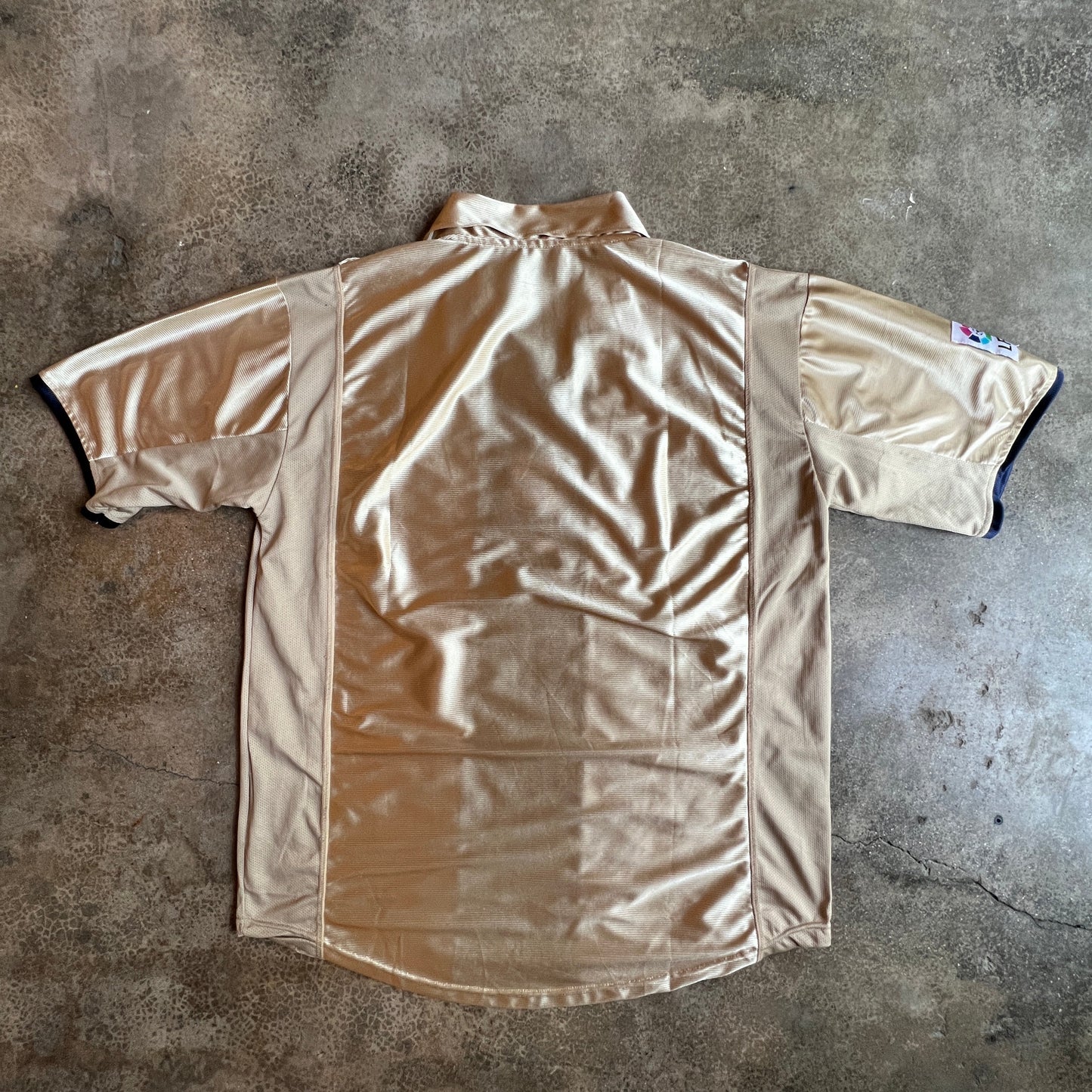Barça F.C. Nike Golden Jersey (01-02) rare