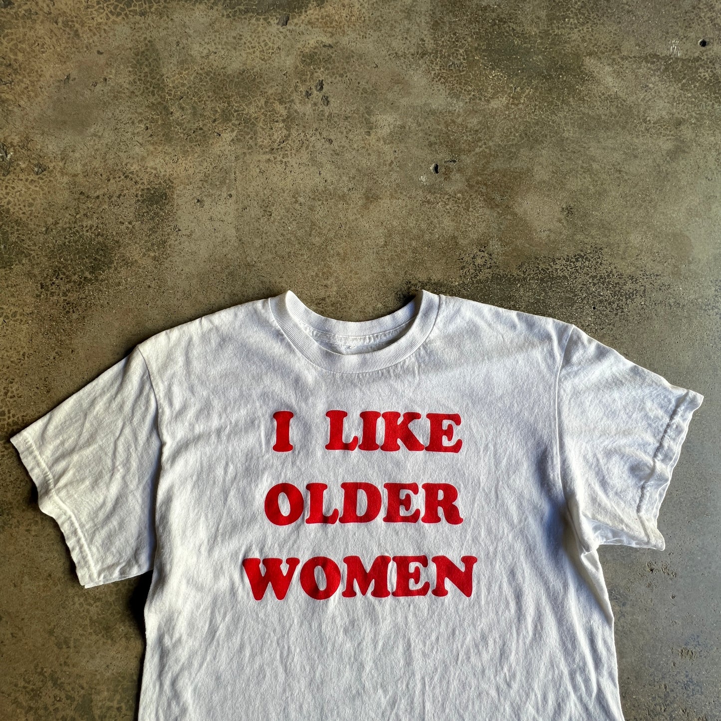 I like older woman tee