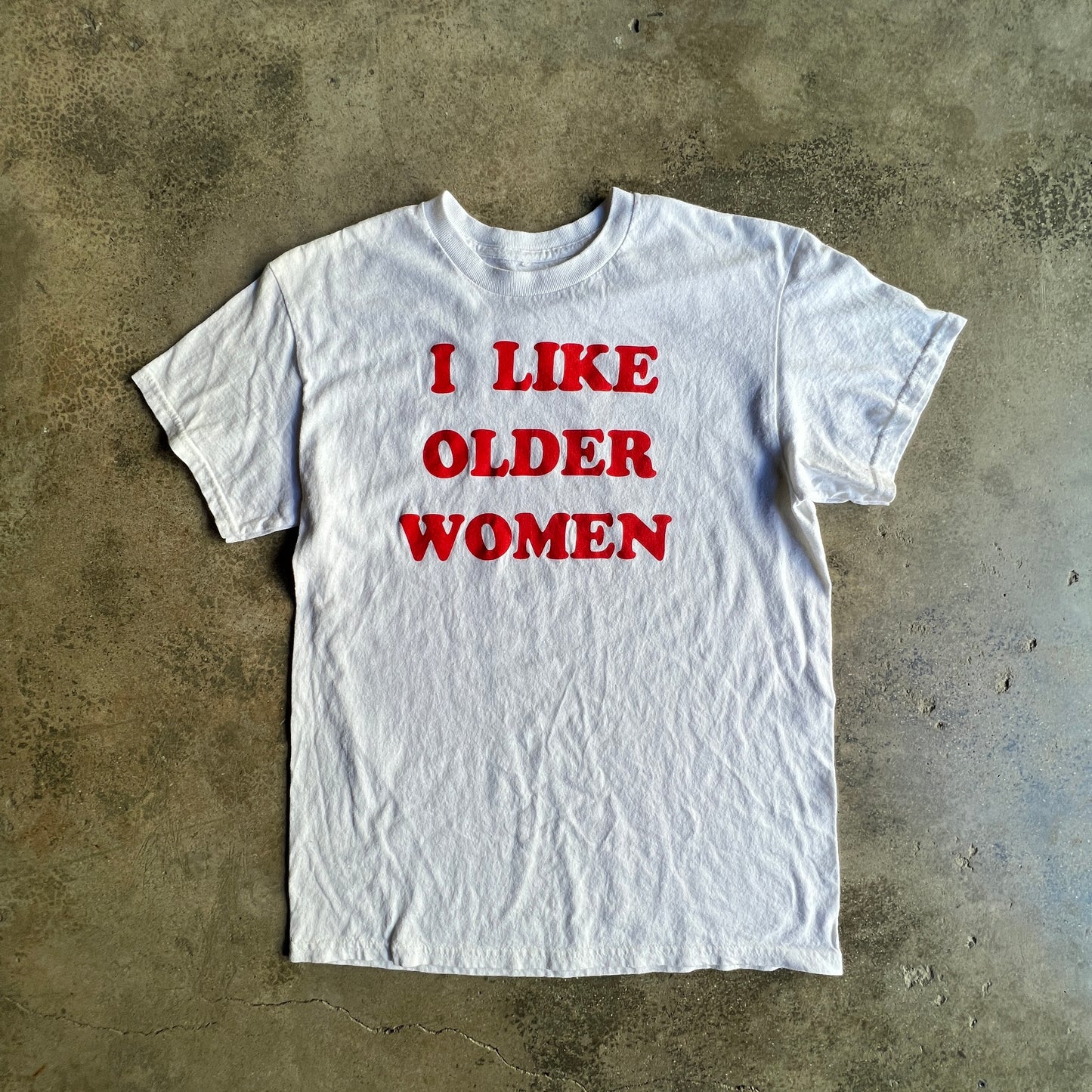 I like older woman tee
