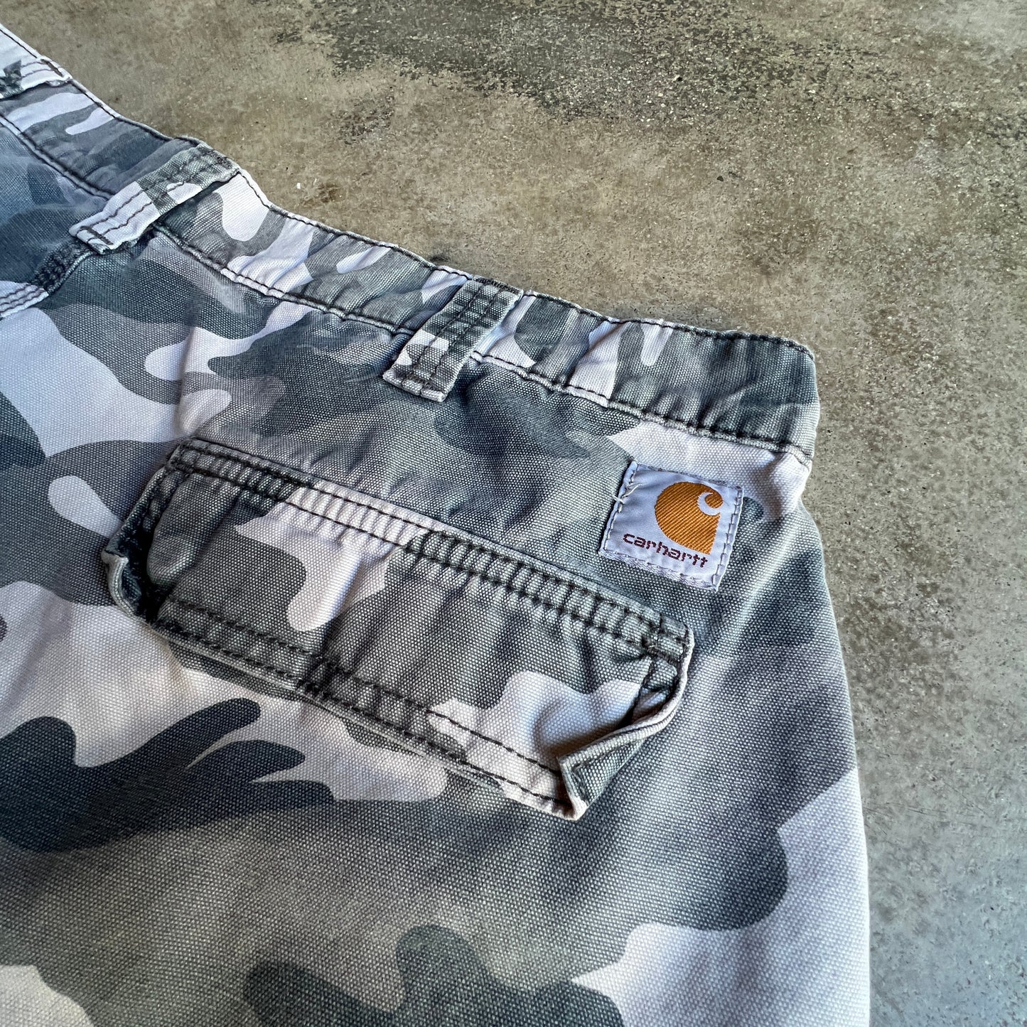 Carhartt Camo Shorts 38