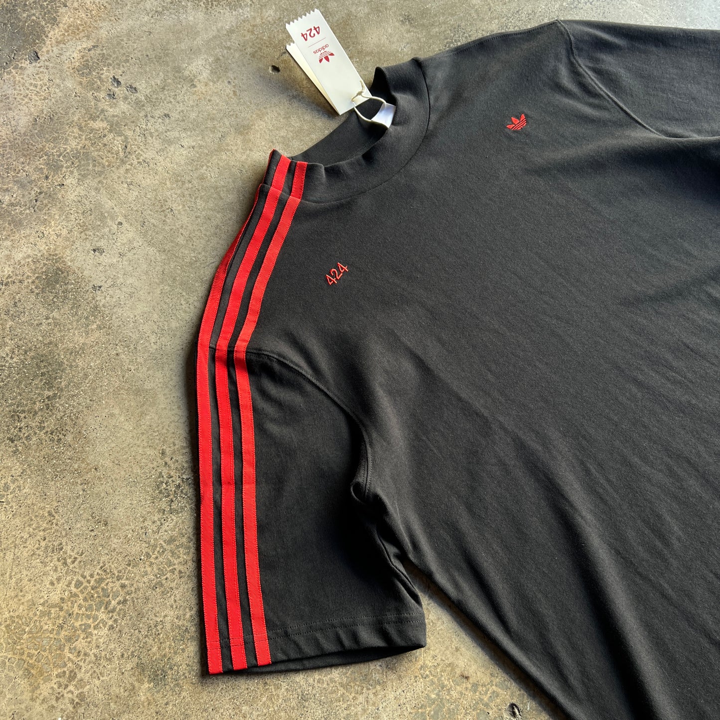 424 Stripped Tee