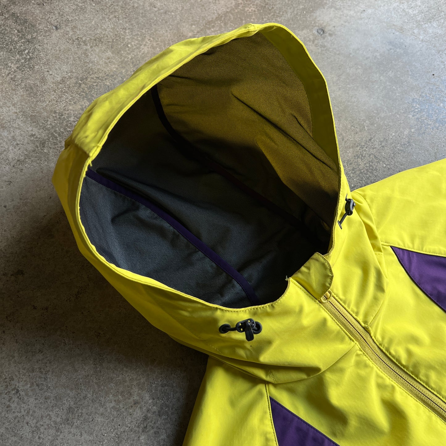Dime Windbreaker
