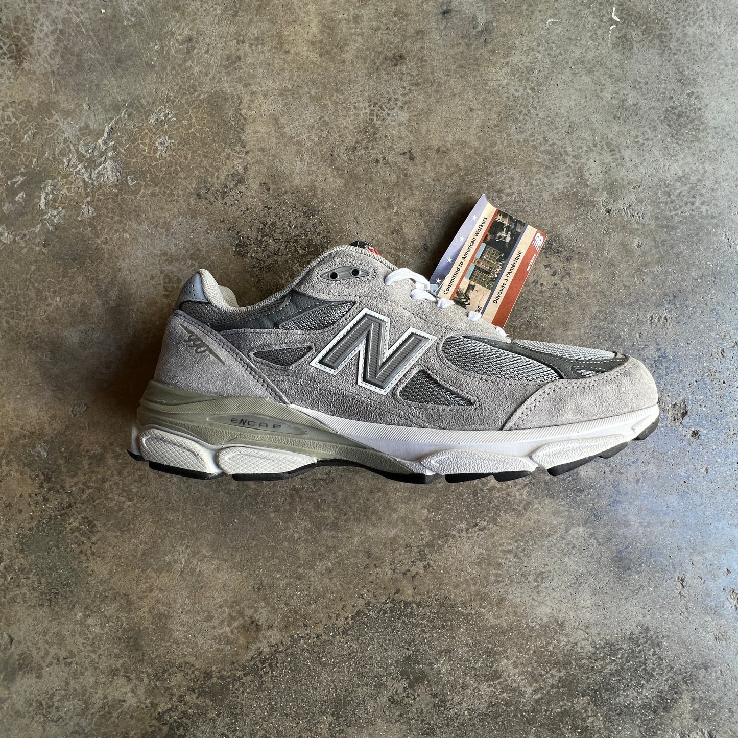 New Balance 990 V4