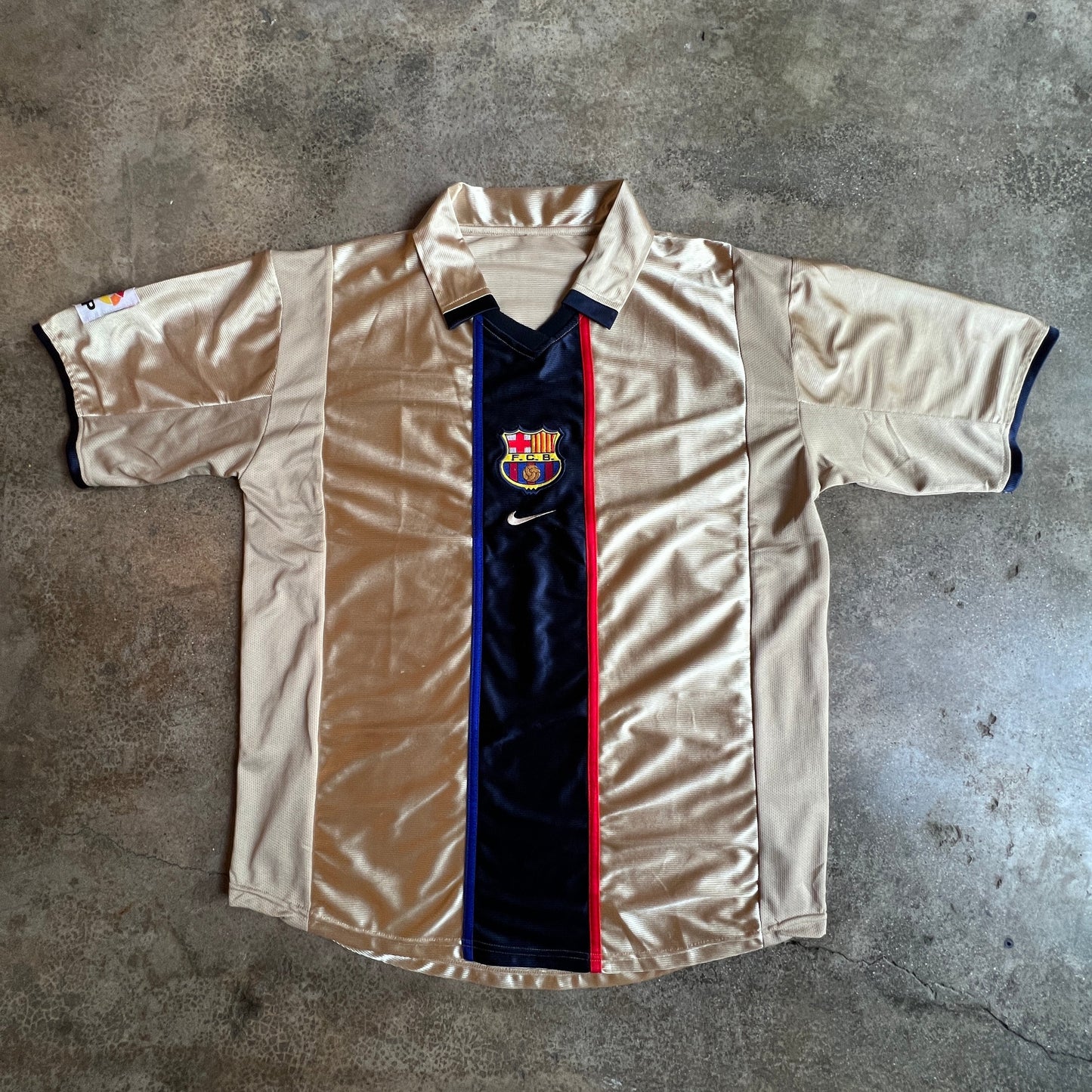 Barça F.C. Nike Golden Jersey (01-02) rare