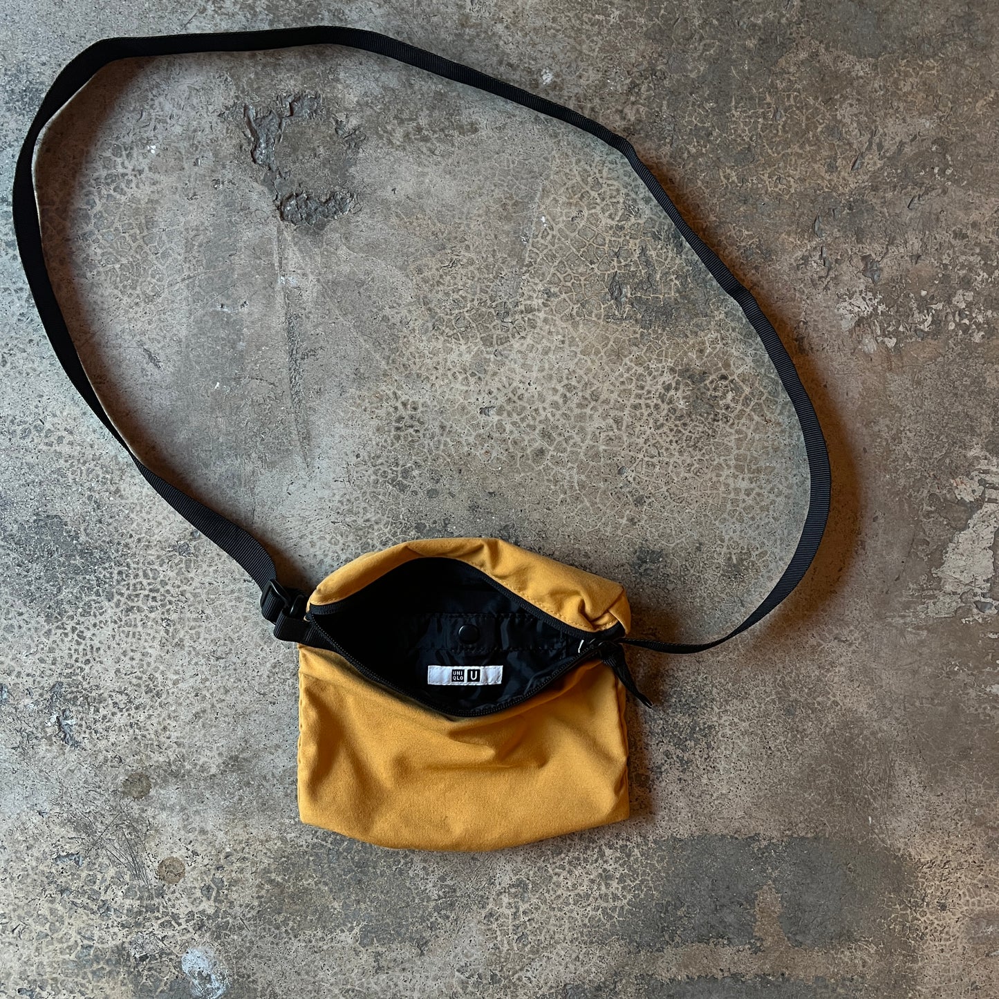 Uniqlo U Bag