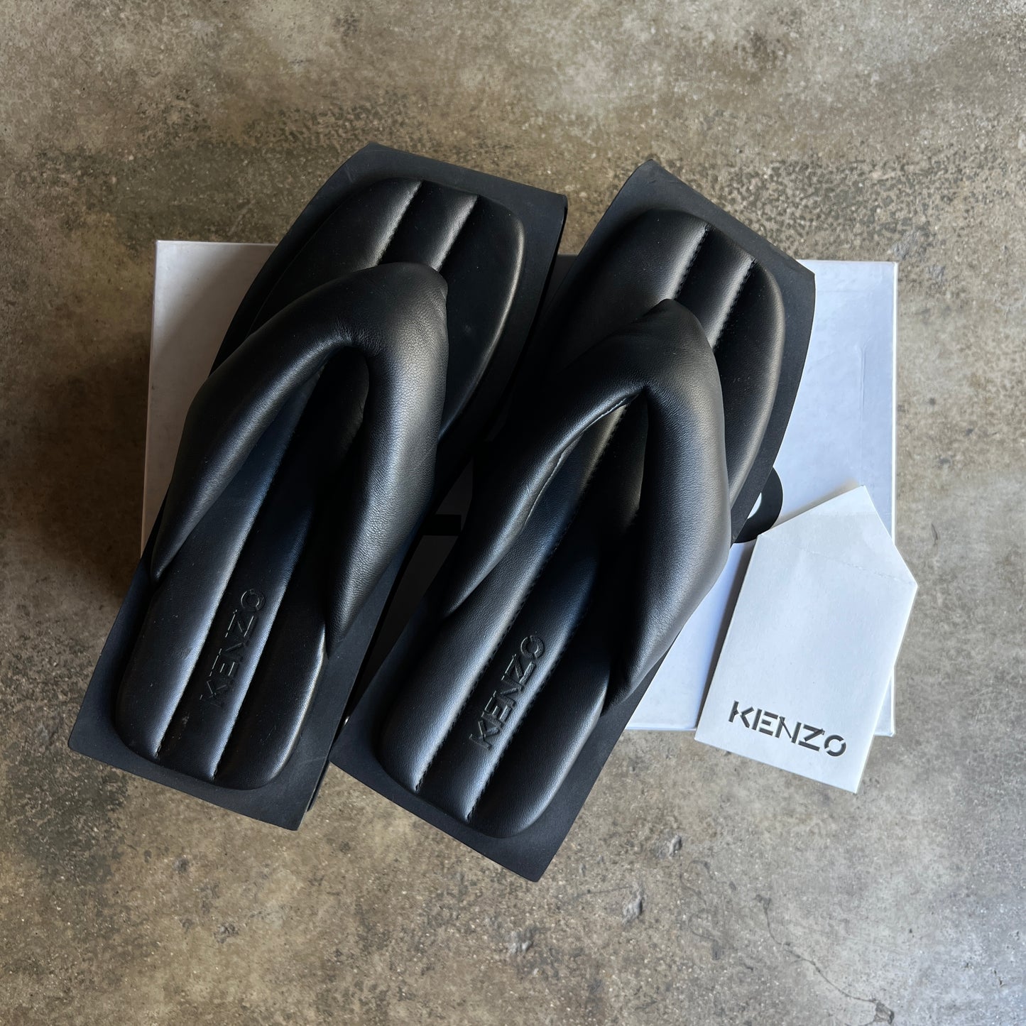 Squared Leather Sandals
